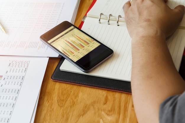 Budget Like a Pro: Personal Finance Tips for 2025
