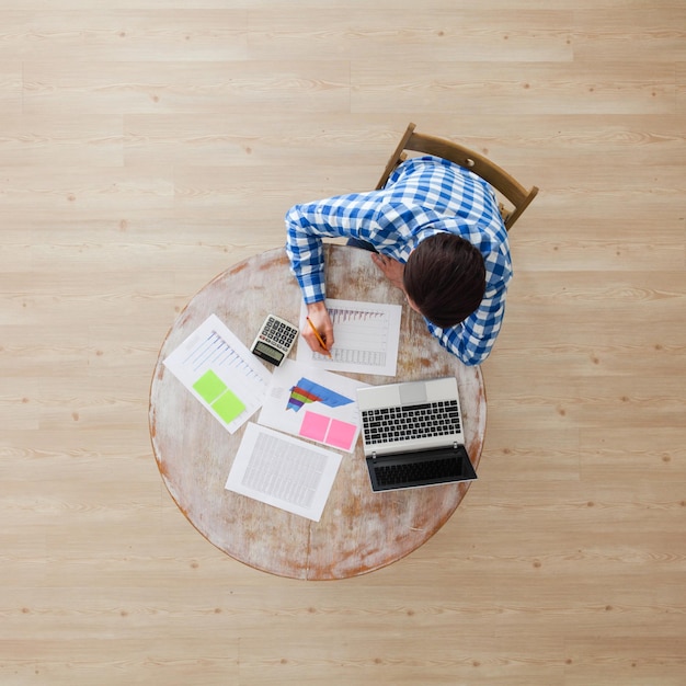 Top 4 Personal Finance Tips for Young Adults in the US