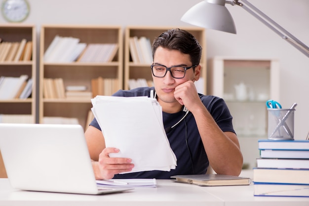 Managing Student Loan Debt: Expert Personal Finance Tips