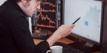 Investing for Beginners: Avoid These 5 Common Stock Market Mistakes - Cover Image