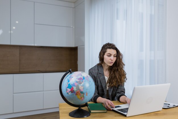 Understanding the Foreign Tax Credit: A Guide for US Expats in 2025